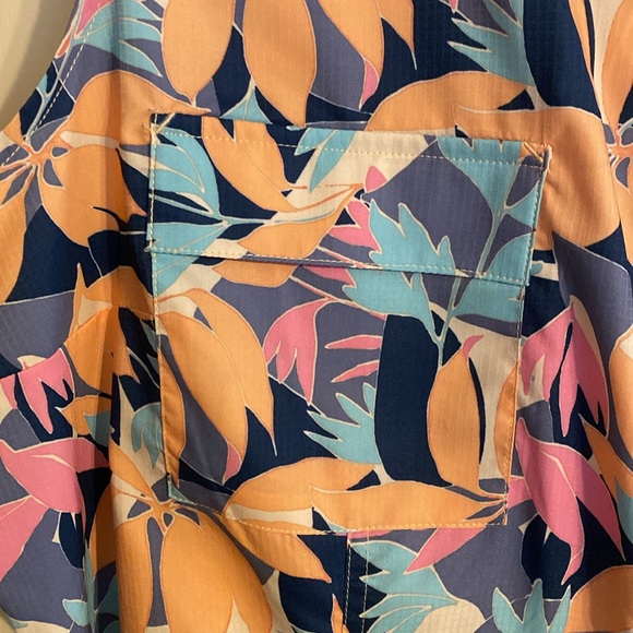 Reel Legends SPF sleeveless top peach colors - Picture 3 of 5